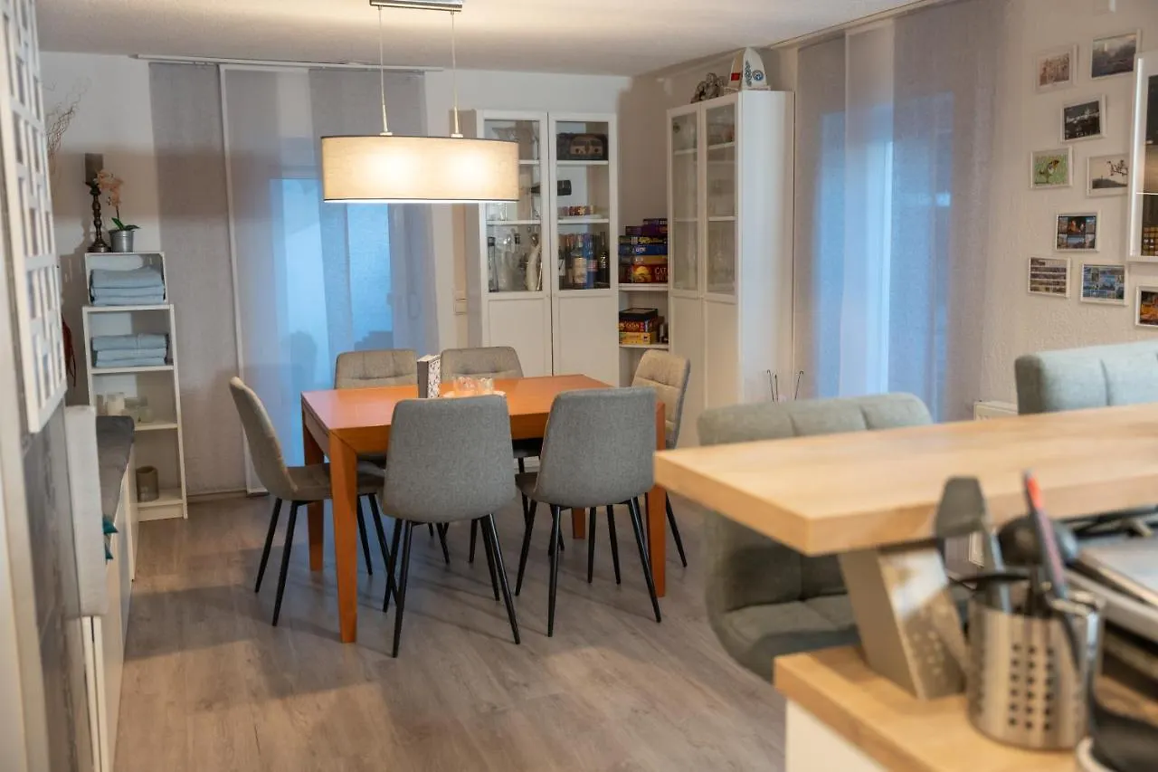 Privatunterkunft #2 Grosses Zimmer Mit Pool Und Garten Memmingen Deutschland