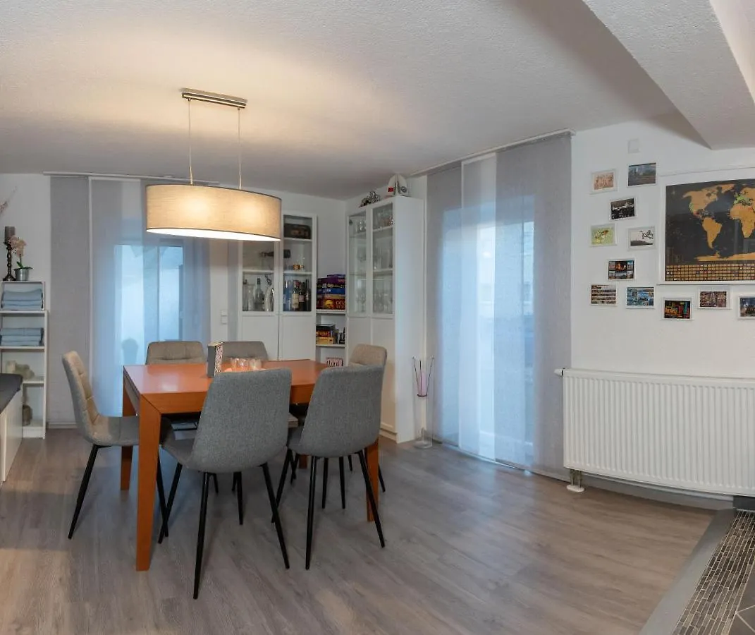 Privatunterkunft #2 Grosses Zimmer Mit Pool Und Garten Memmingen