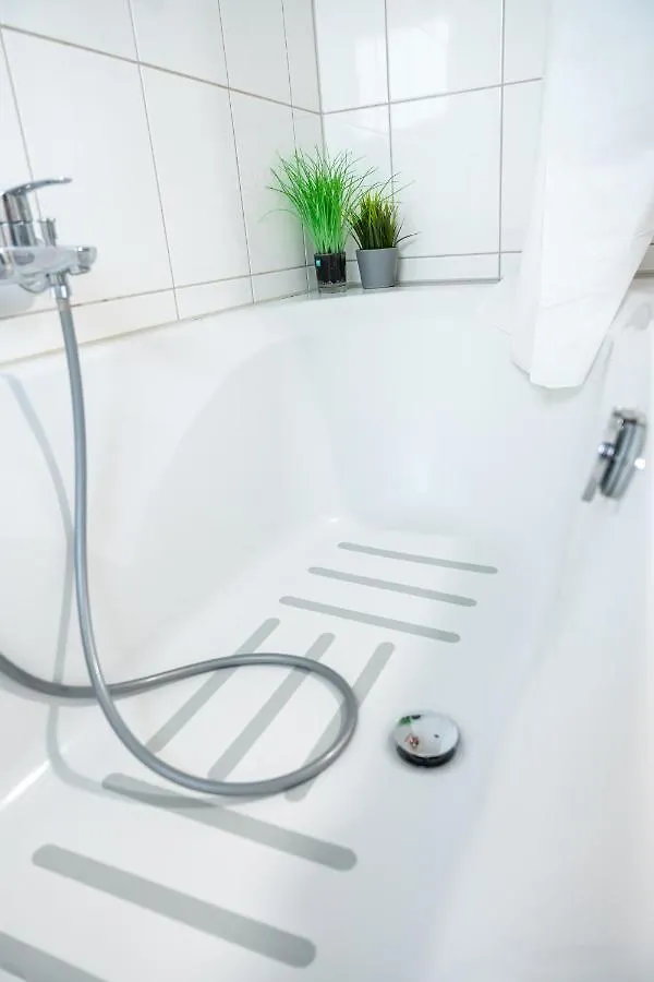 #2 Grosses Zimmer Mit Pool Und Garten Memmingen Privatunterkunft