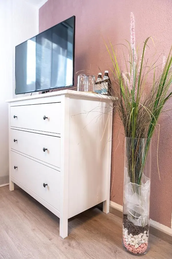 #2 Grosses Zimmer Mit Pool Und Garten Memmingen Homestay